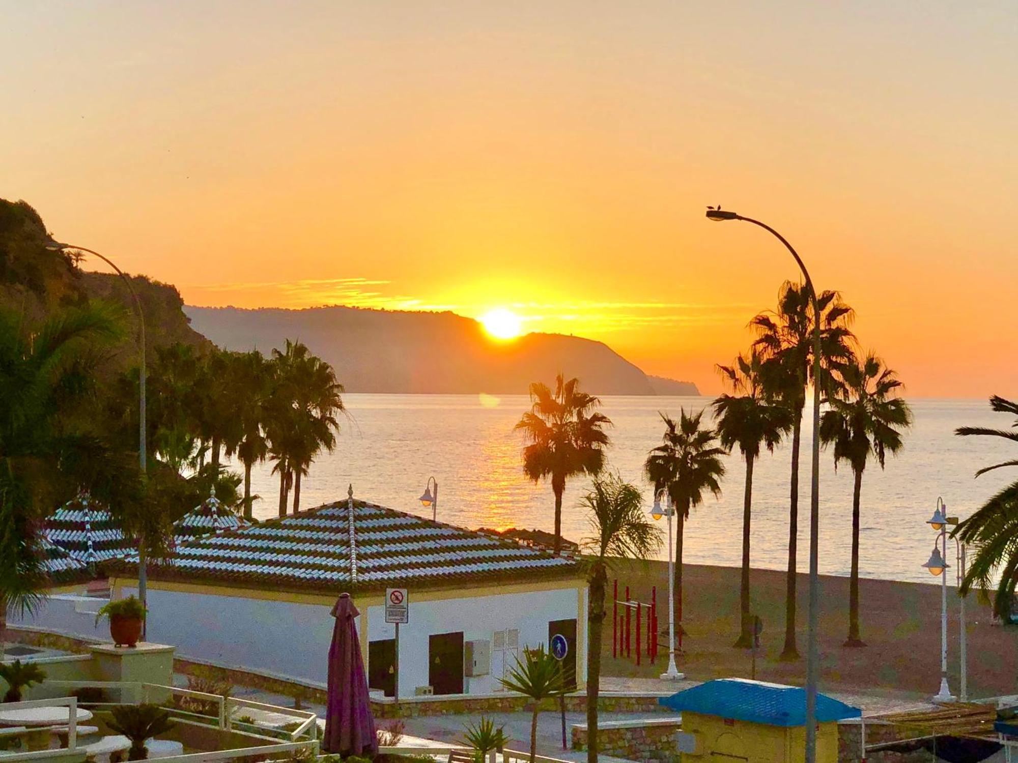 Apartamento Burriana Nerja Nsf50 Luaran gambar